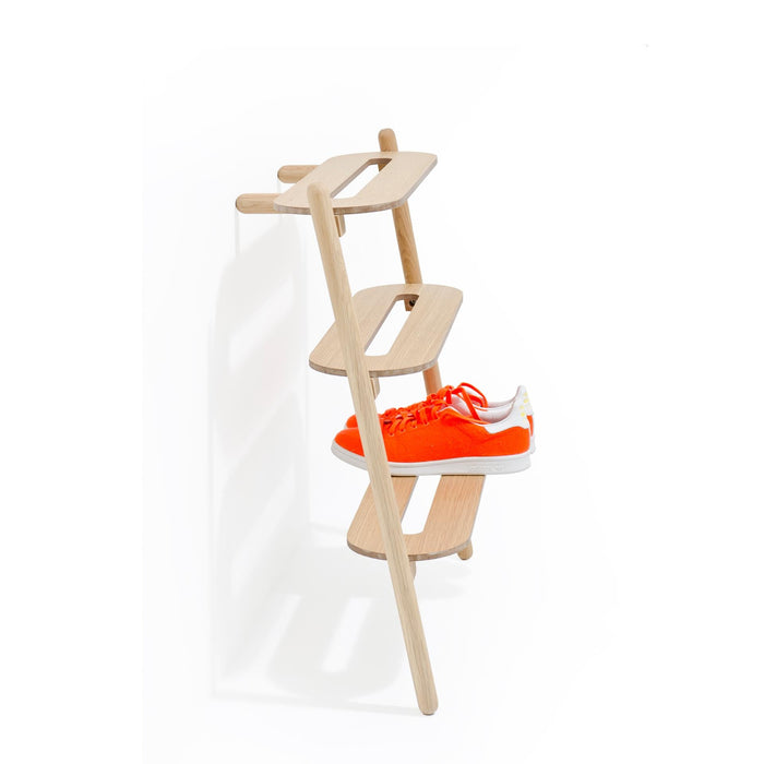 Wireworks Heel Bar – oak leaning shoe rack